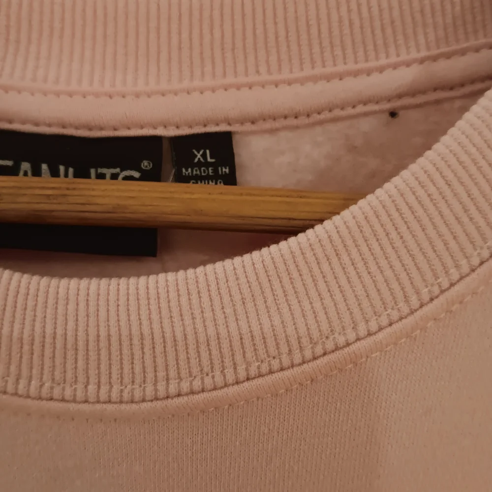 Peanuts Light Pink Crewneck Sweatshirt - Picture 4 of 5